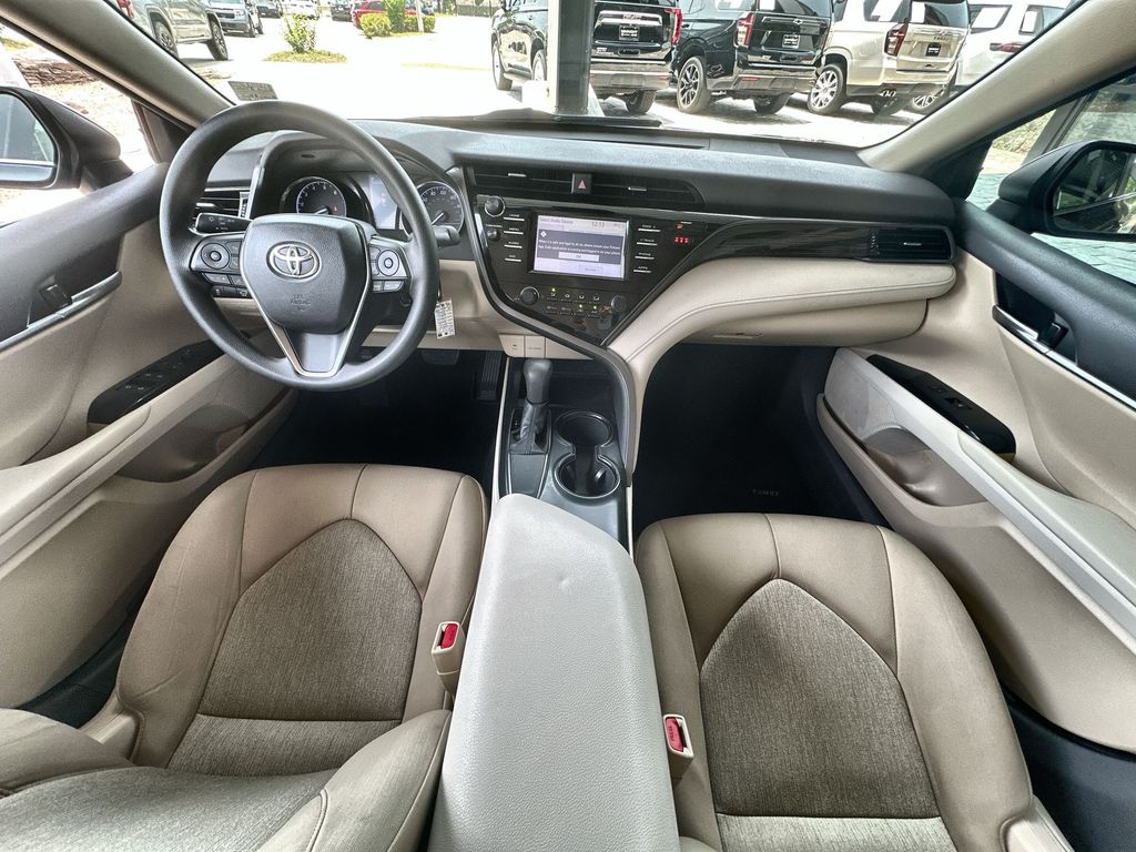 Vehicle image 20 of 35