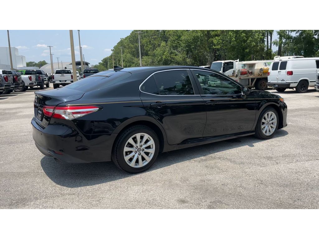 Vehicle image 6 of 35