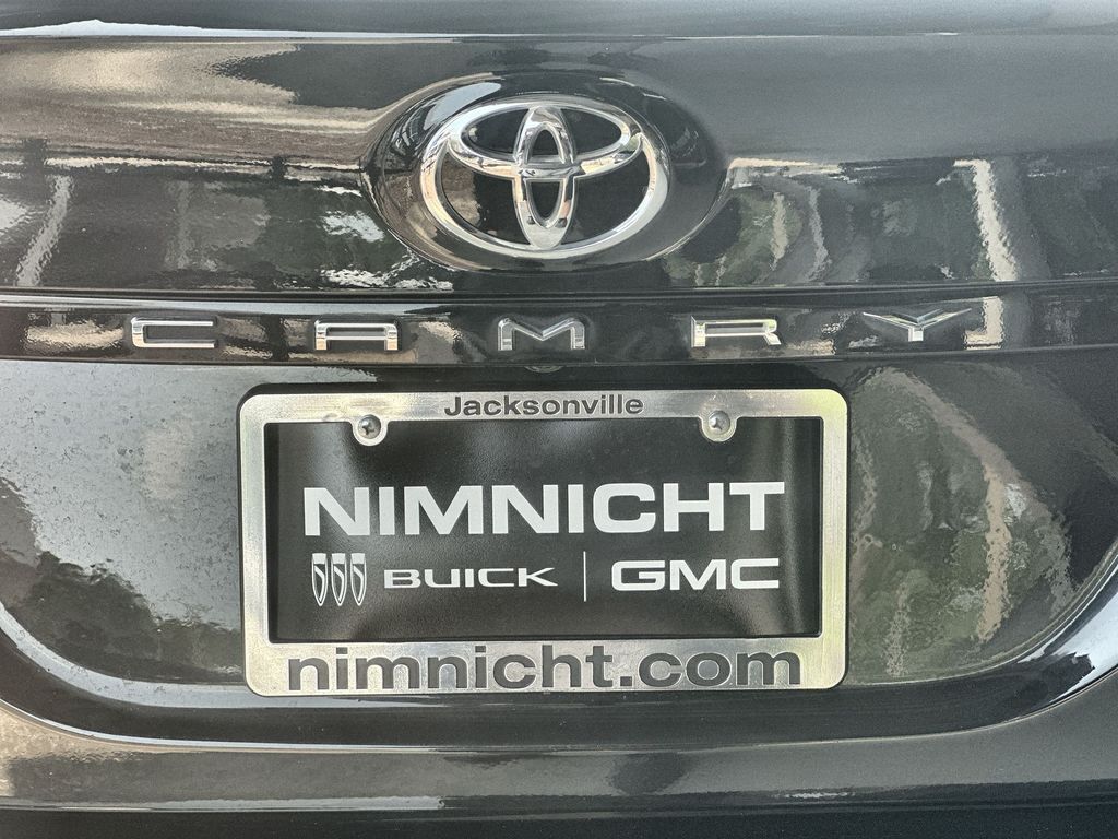 Vehicle image 31 of 35