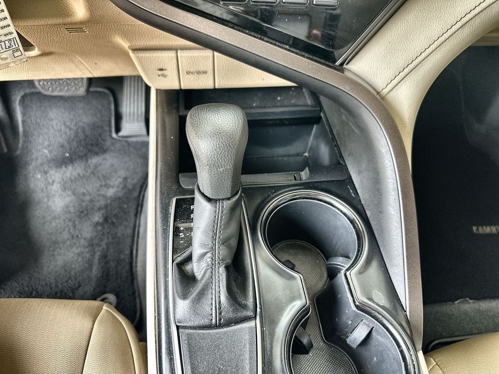 Vehicle image 16 of 35