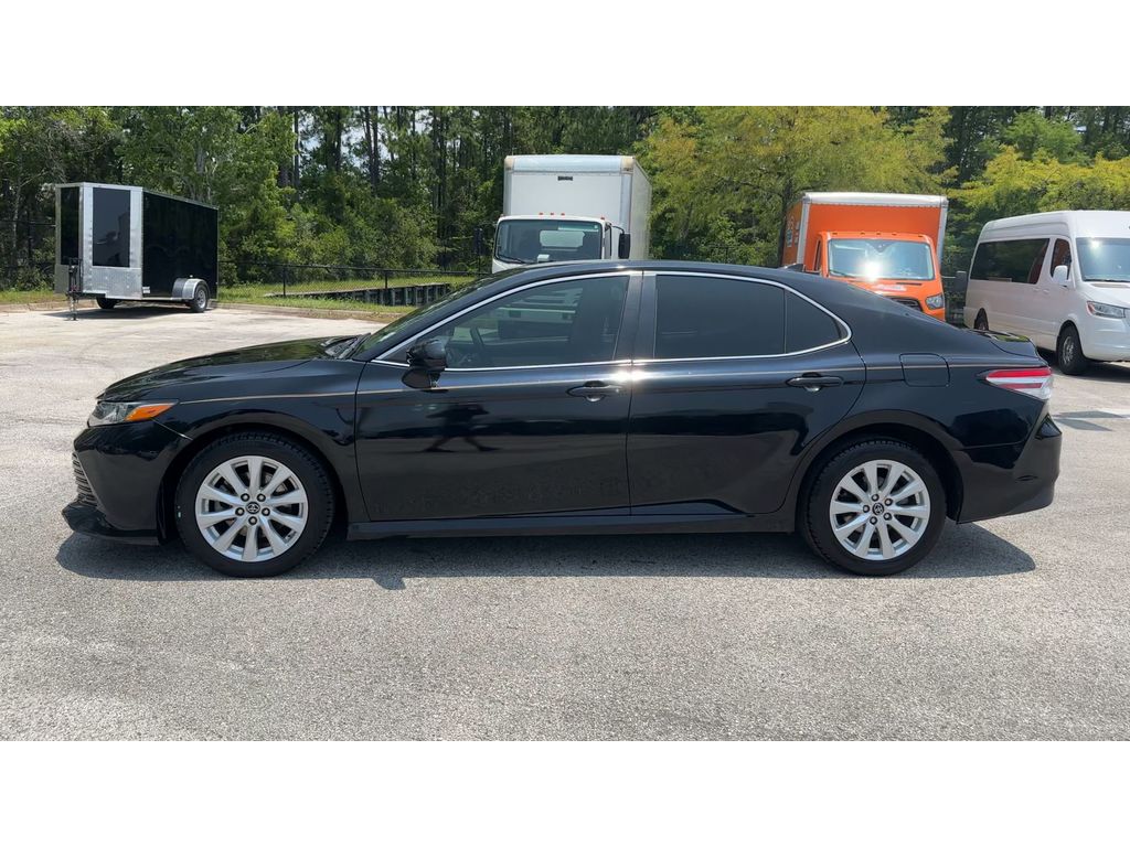 Vehicle image 9 of 35