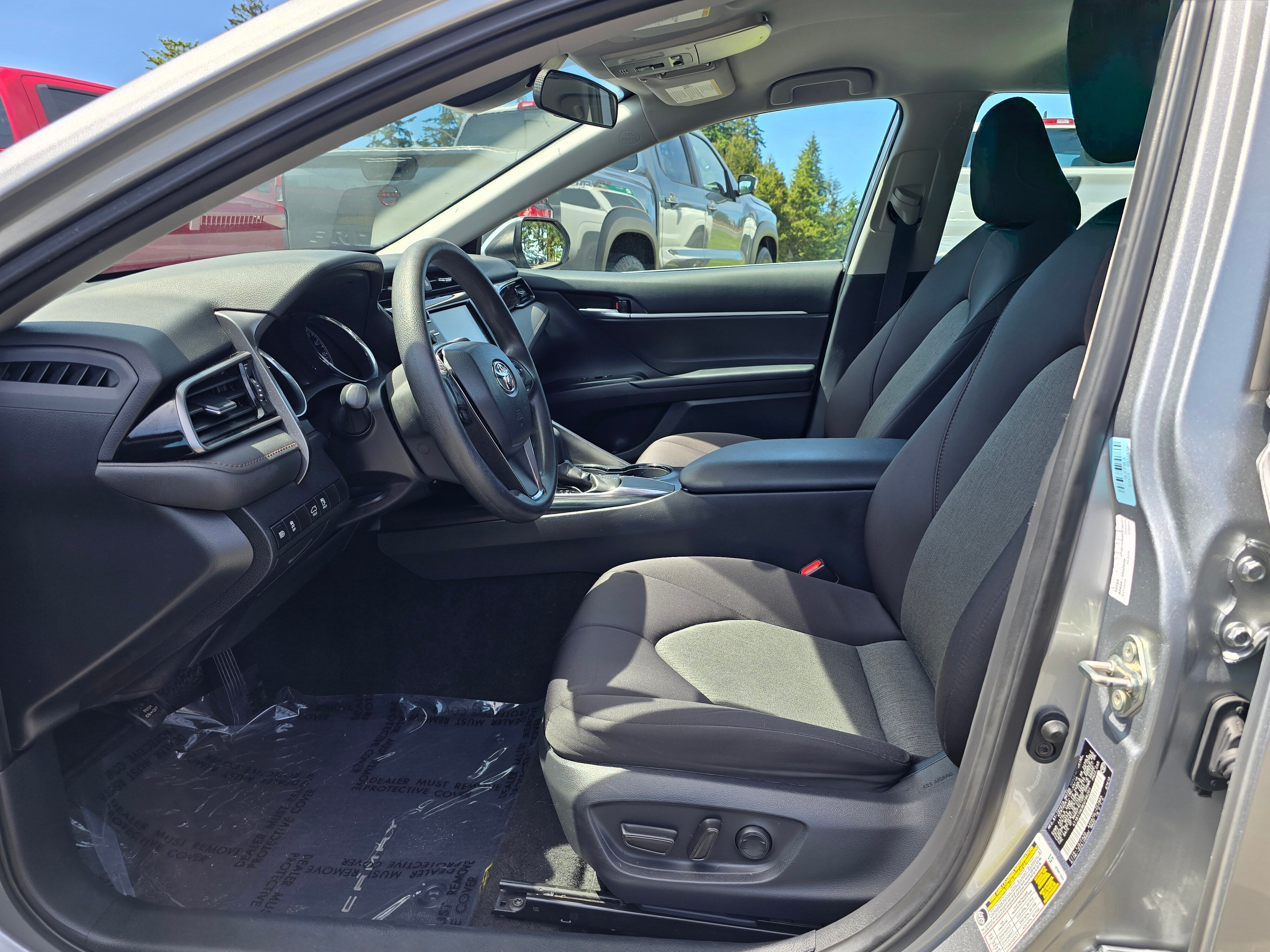Vehicle image 21 of 30
