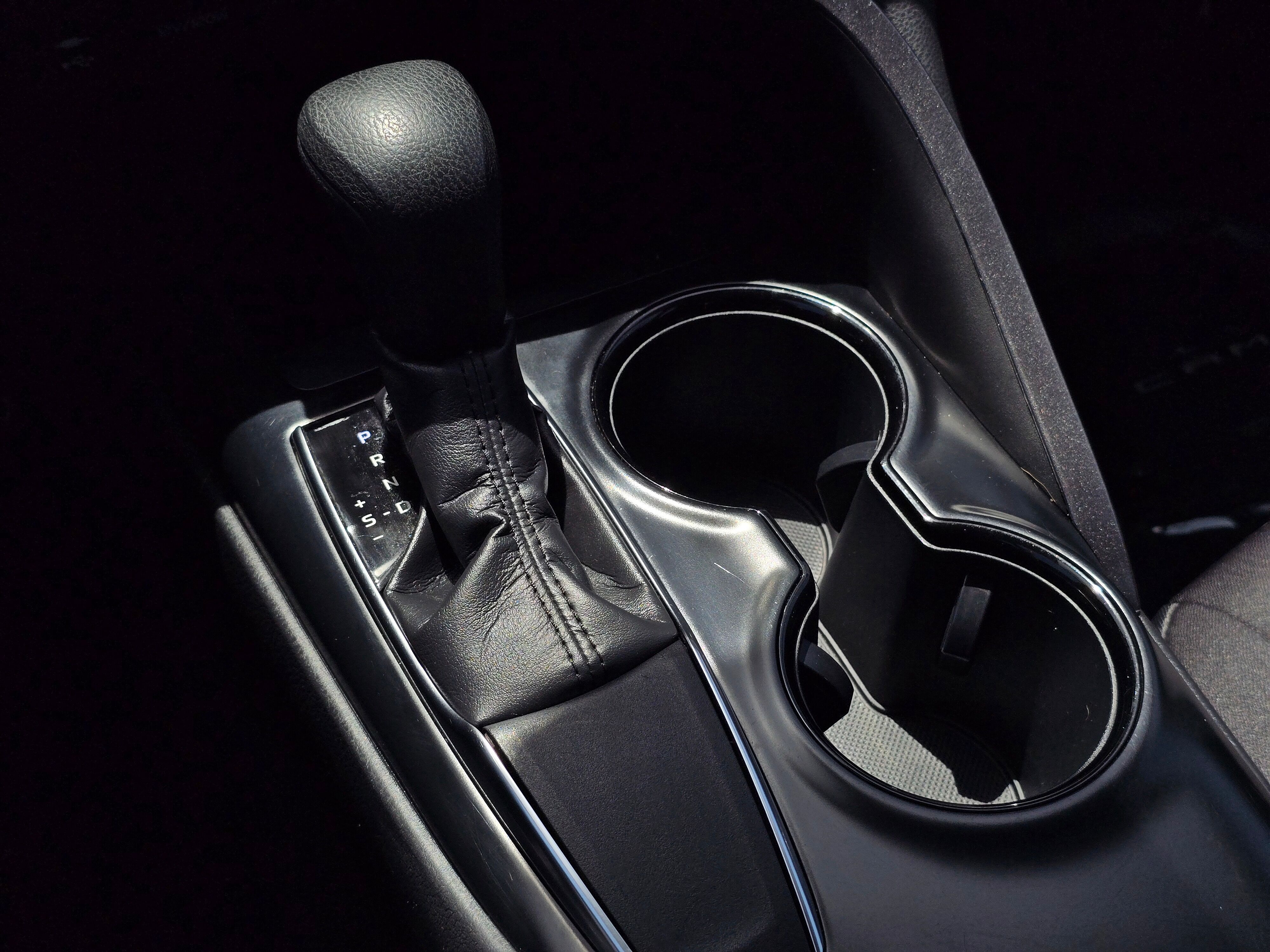 Vehicle image 26 of 30