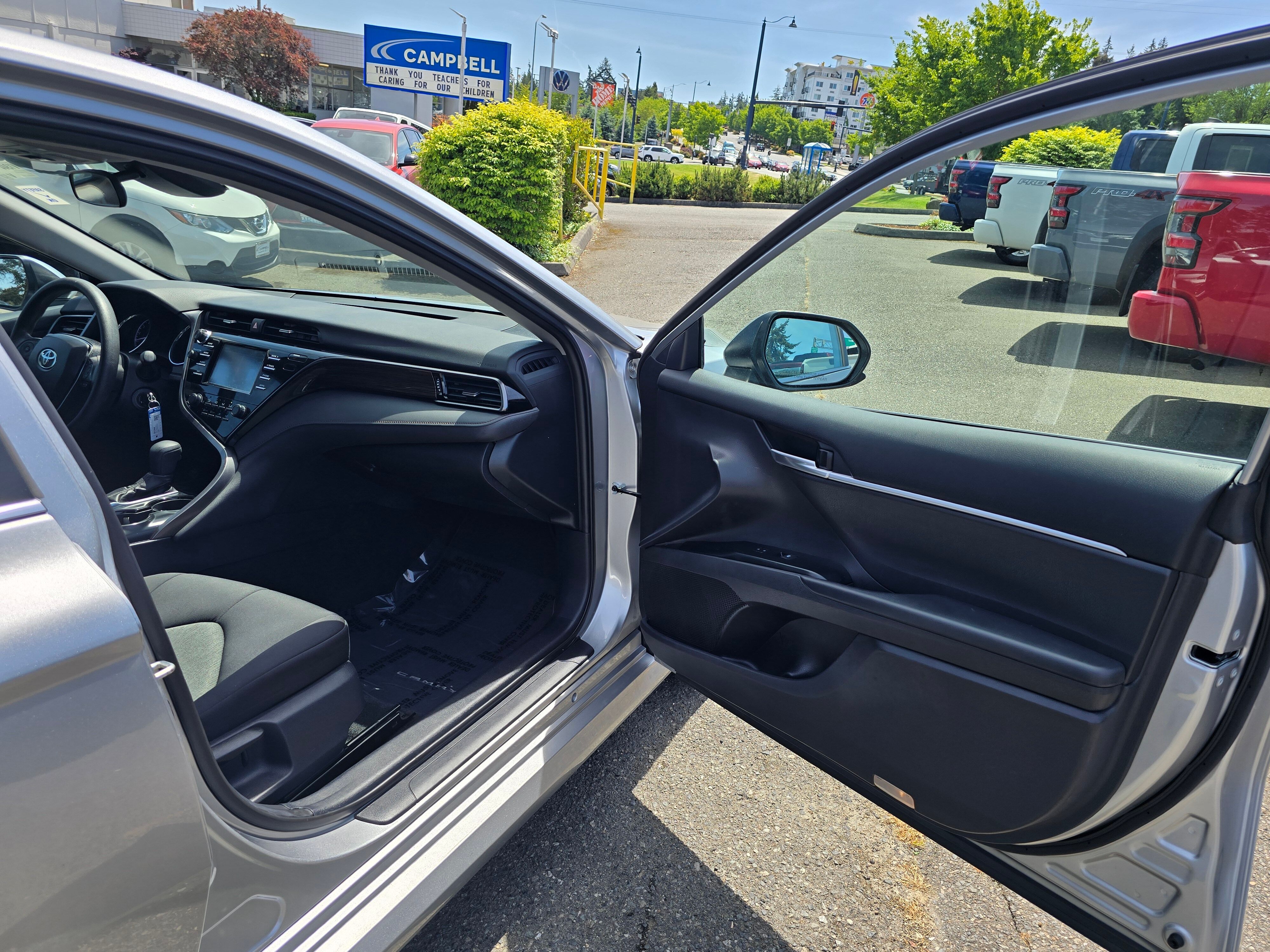 Vehicle image 10 of 30