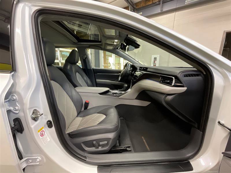 Vehicle image 23 of 24
