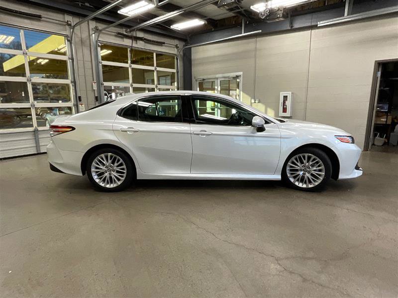 Vehicle image 4 of 24