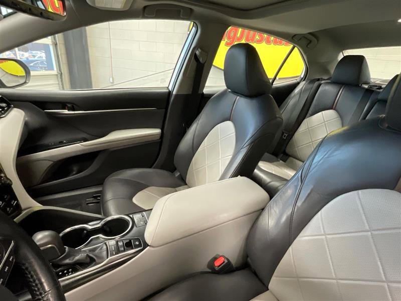 Vehicle image 13 of 24