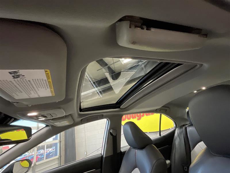 Vehicle image 15 of 24