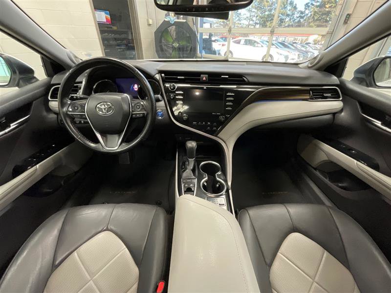 Vehicle image 19 of 24