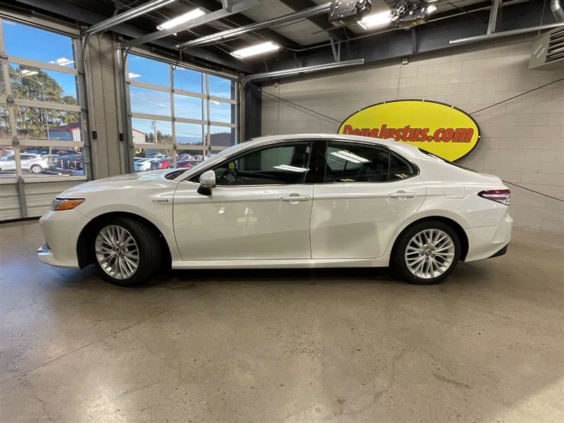 Vehicle image 8 of 24