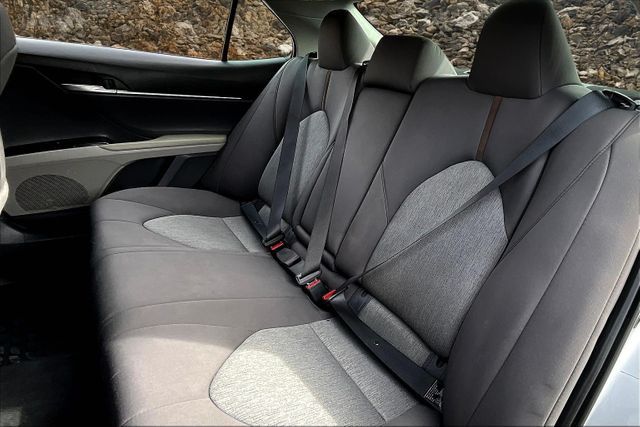 Vehicle image 24 of 31