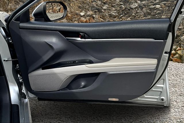 Vehicle image 22 of 31