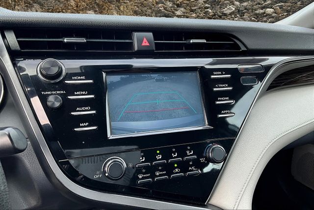 Vehicle image 20 of 31