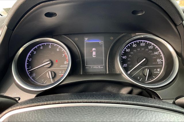 Vehicle image 19 of 31