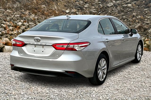 Vehicle image 2 of 31
