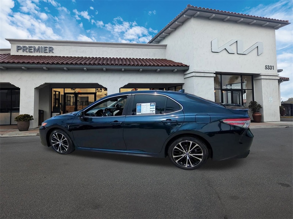 Vehicle image 8 of 42