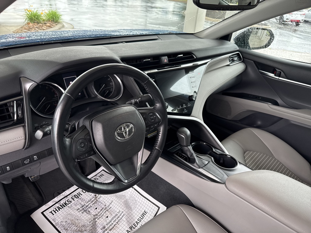 Vehicle image 8 of 10