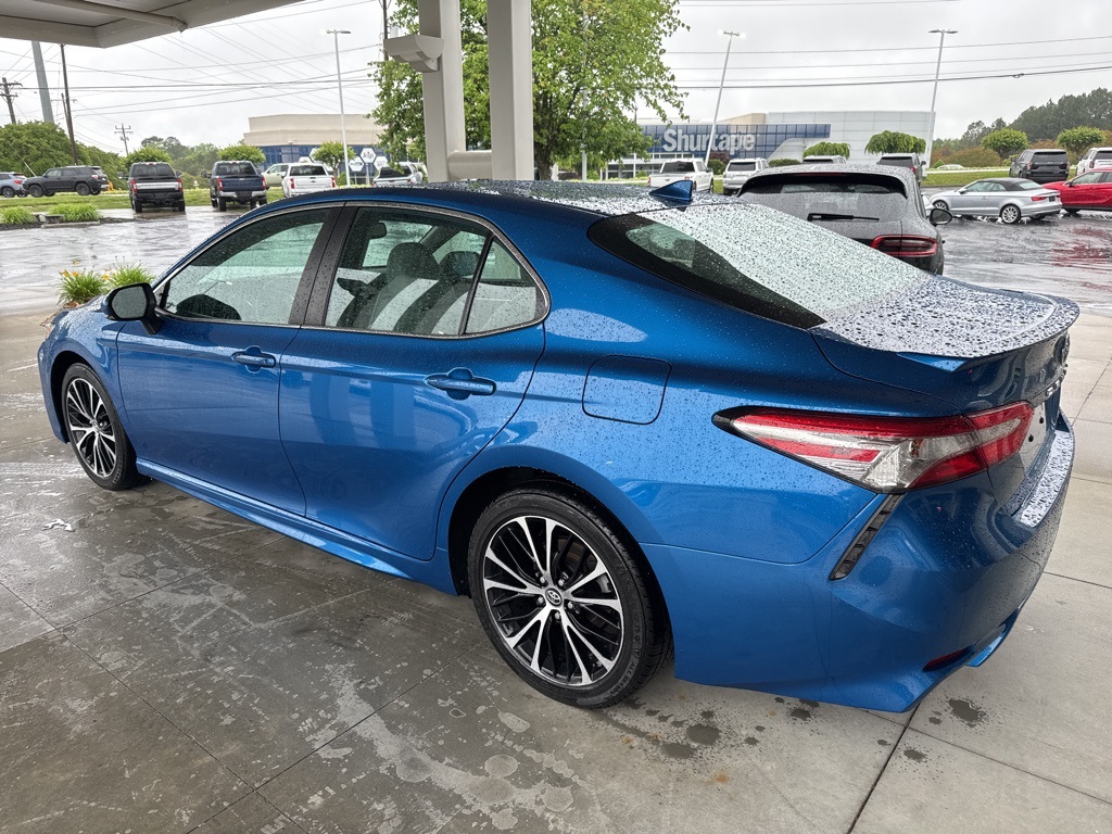 Vehicle image 4 of 10