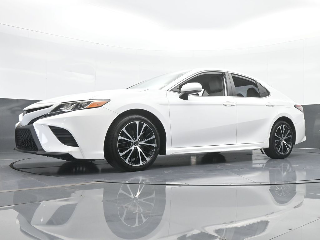 Vehicle image 22 of 67