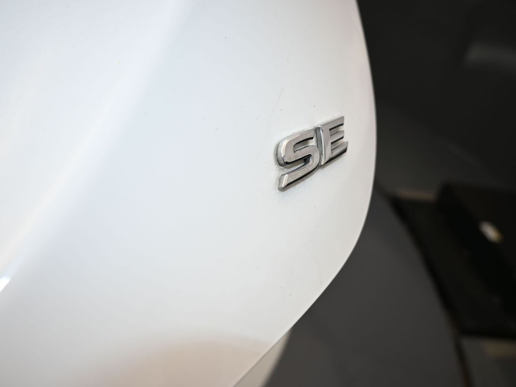 Vehicle image 58 of 67