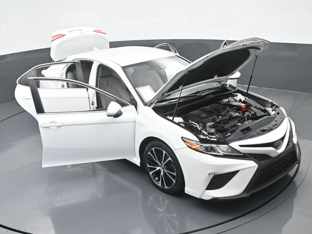 Vehicle image 29 of 67