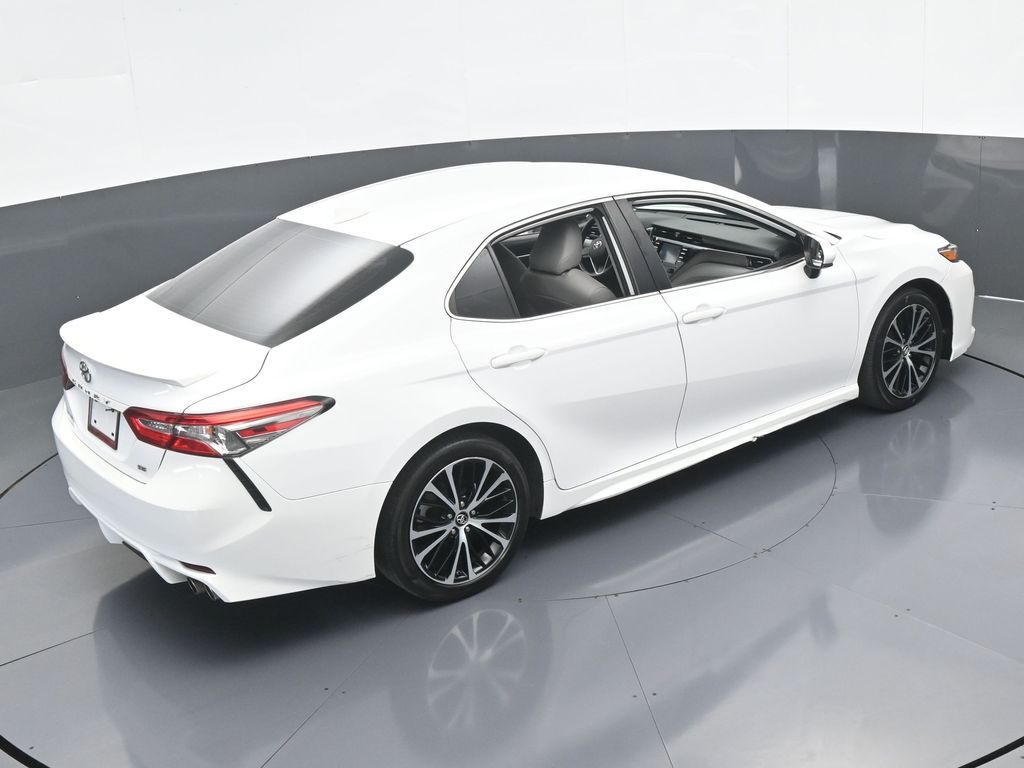 Vehicle image 19 of 67