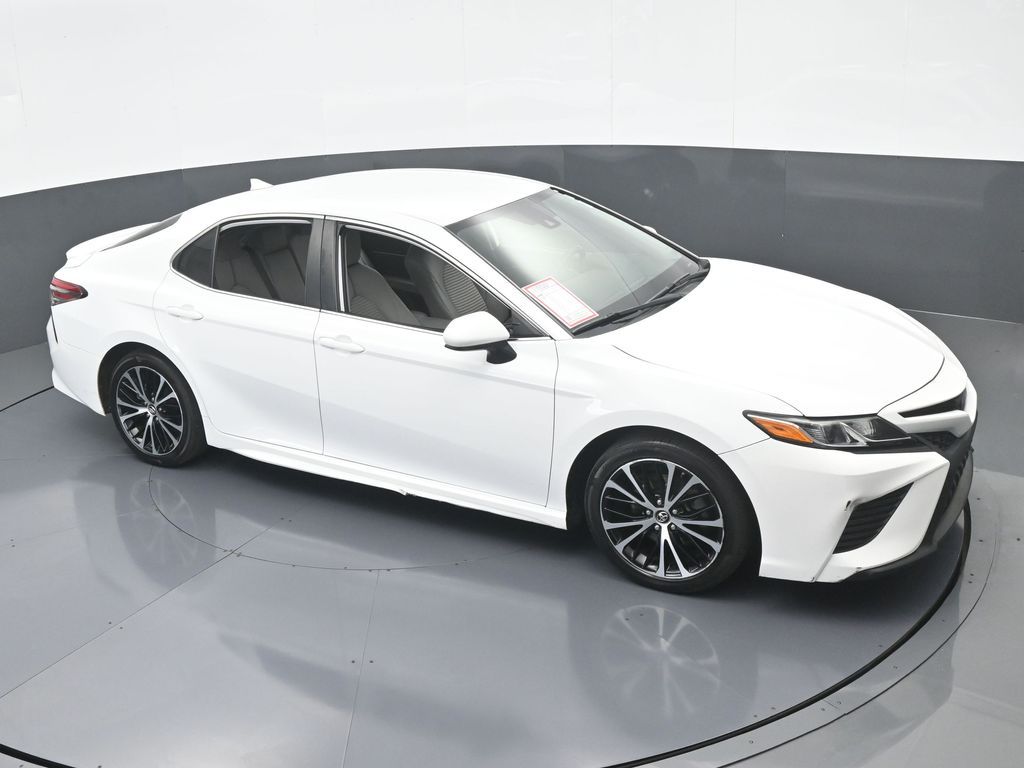 Vehicle image 20 of 67