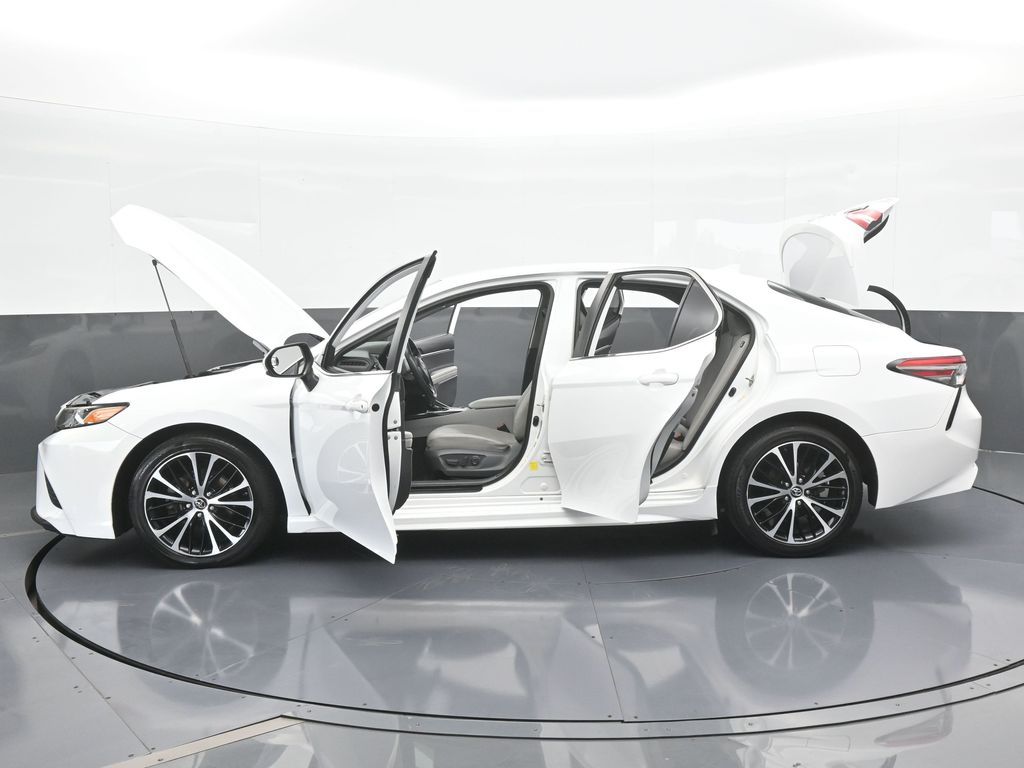 Vehicle image 2 of 67