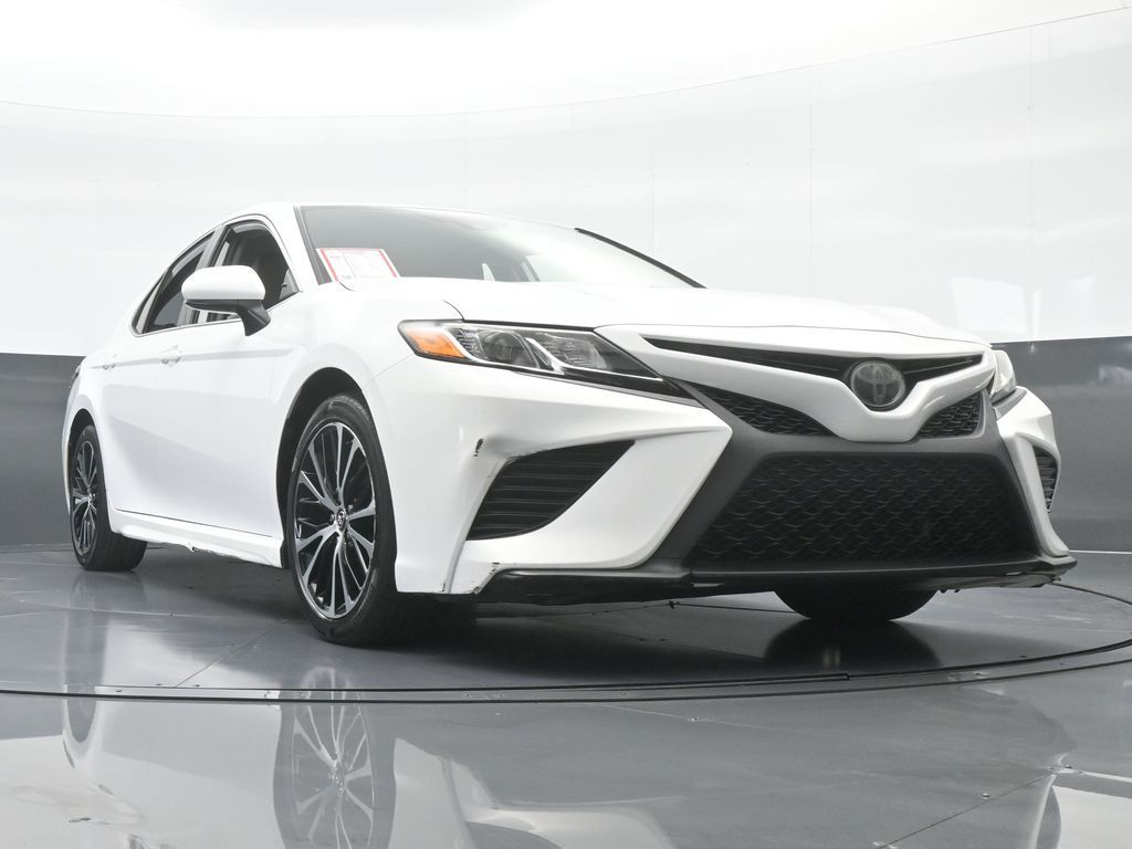 Vehicle image 27 of 67