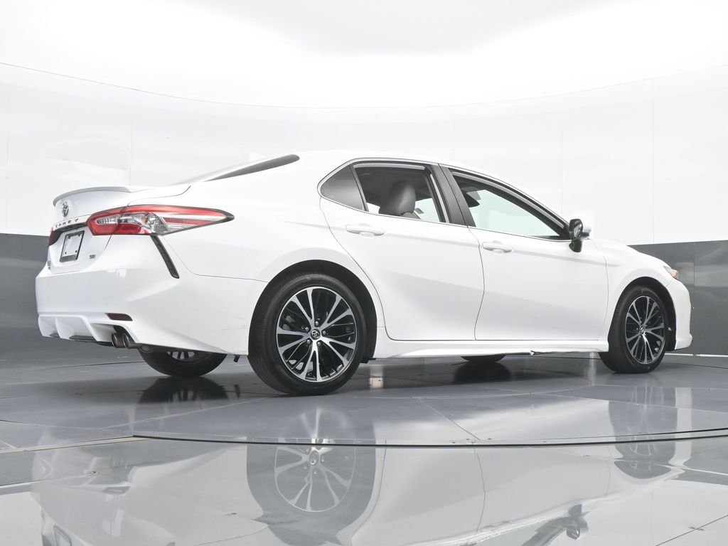 Vehicle image 3 of 67