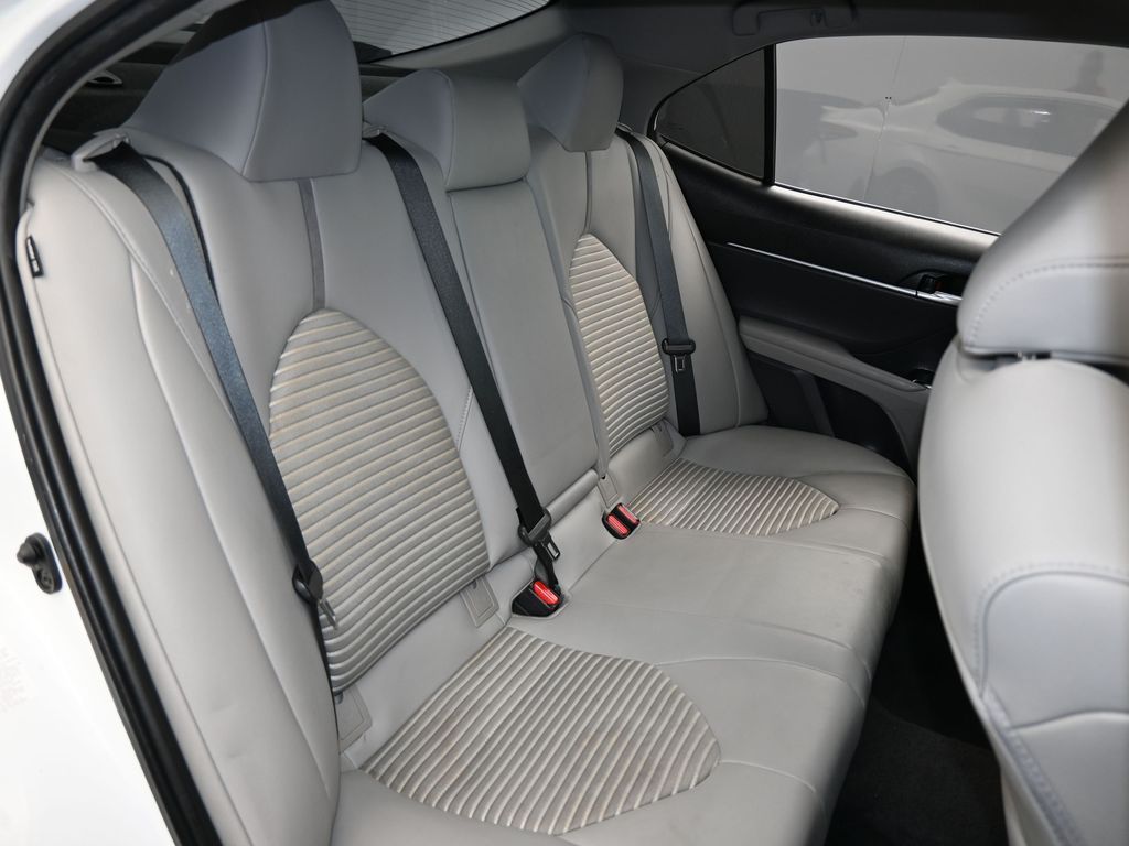 Vehicle image 62 of 67
