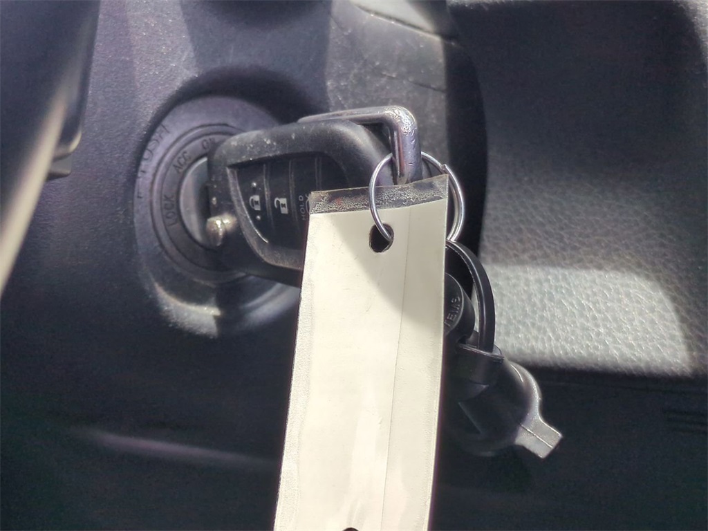 Vehicle image 28 of 33