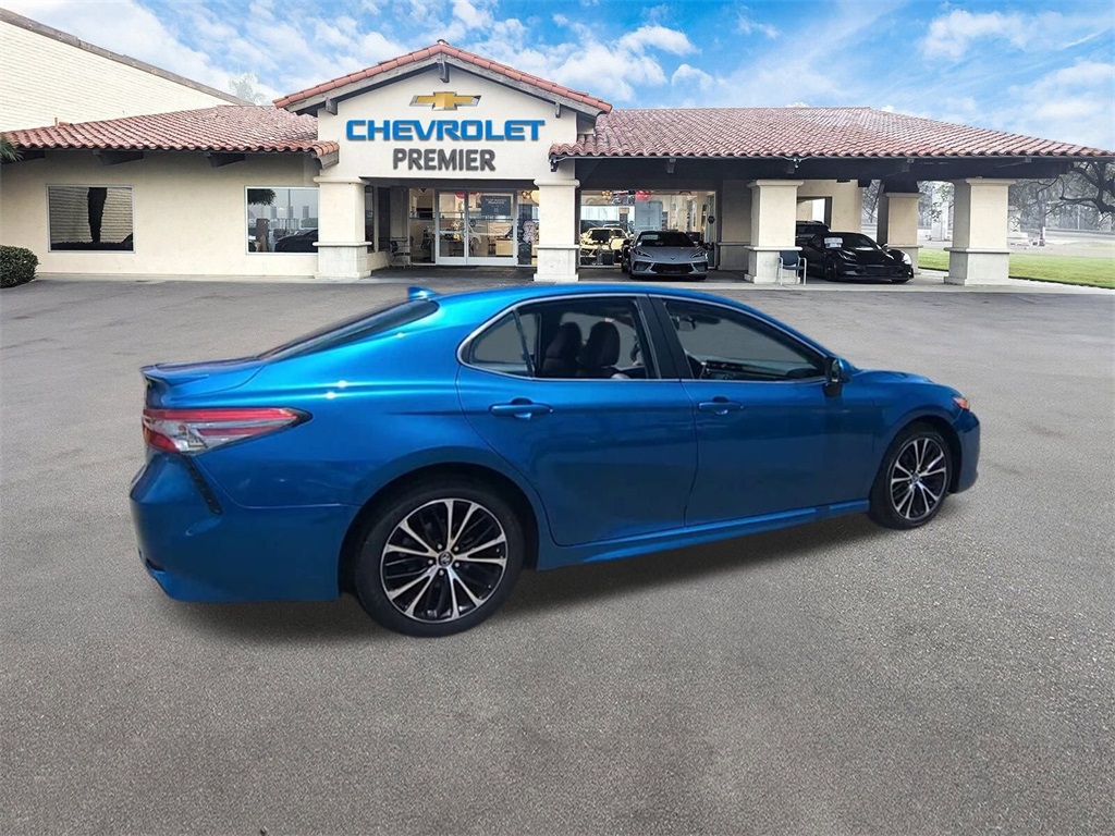 Vehicle image 7 of 33
