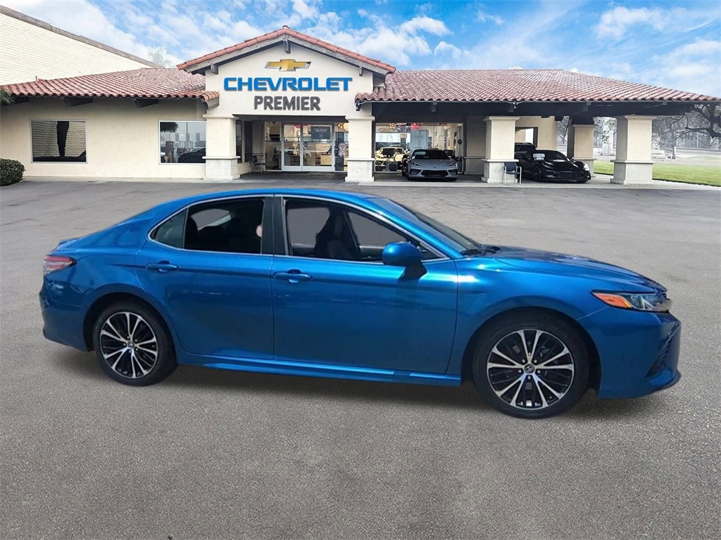 Vehicle image 4 of 33