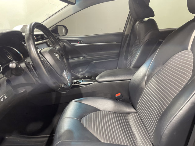Vehicle image 23 of 30