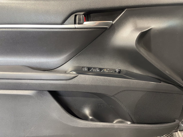 Vehicle image 16 of 30
