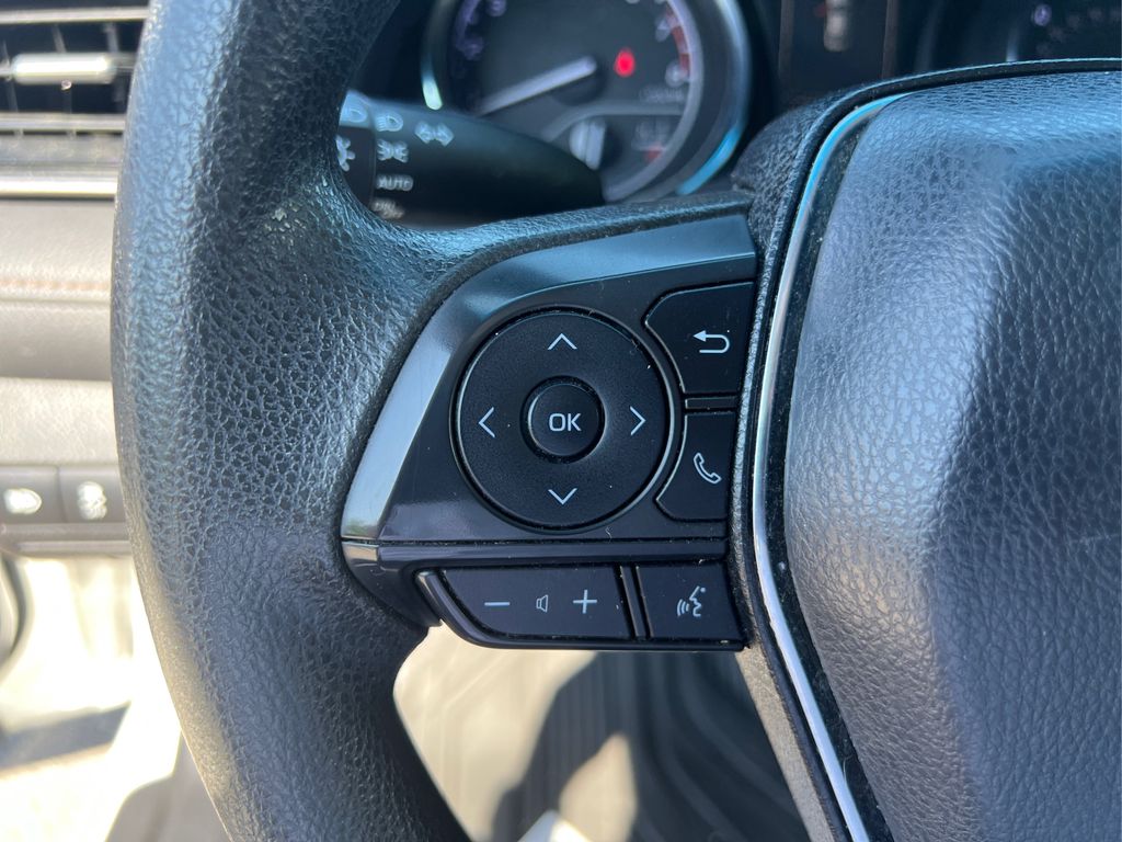Vehicle image 15 of 31