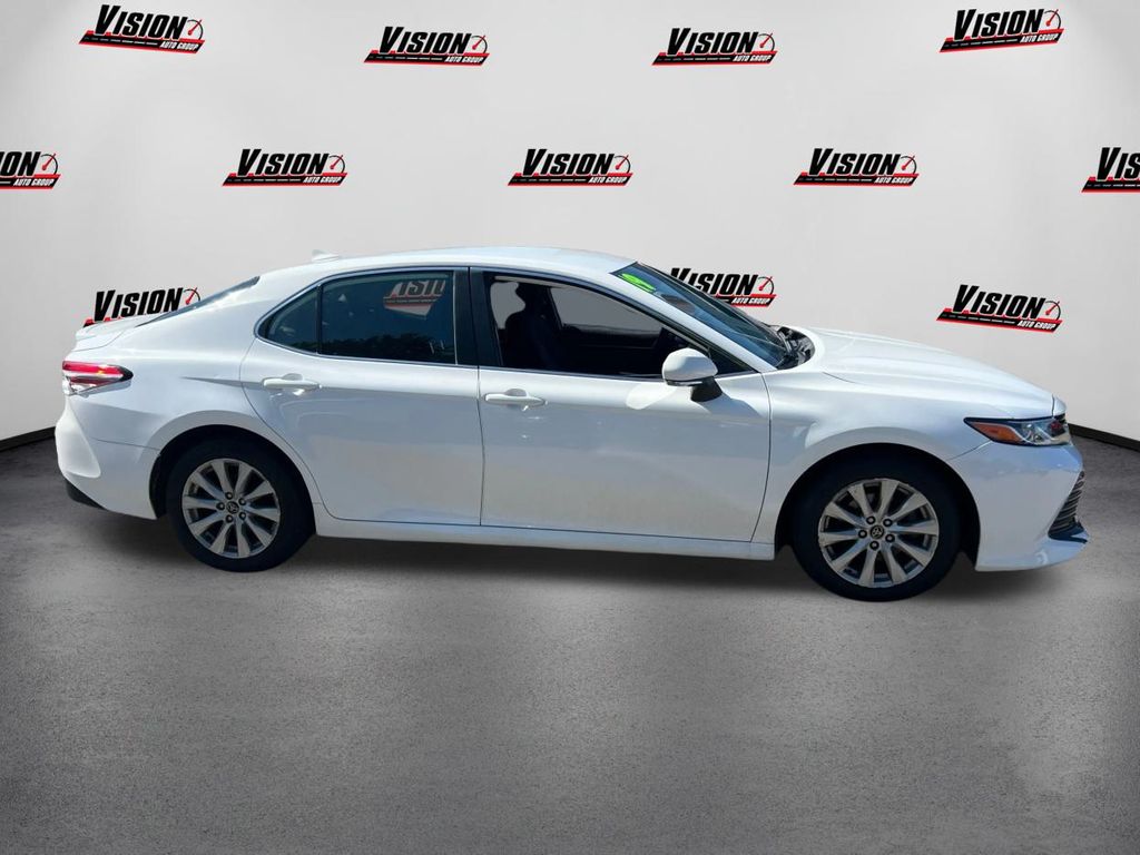 Vehicle image 4 of 31