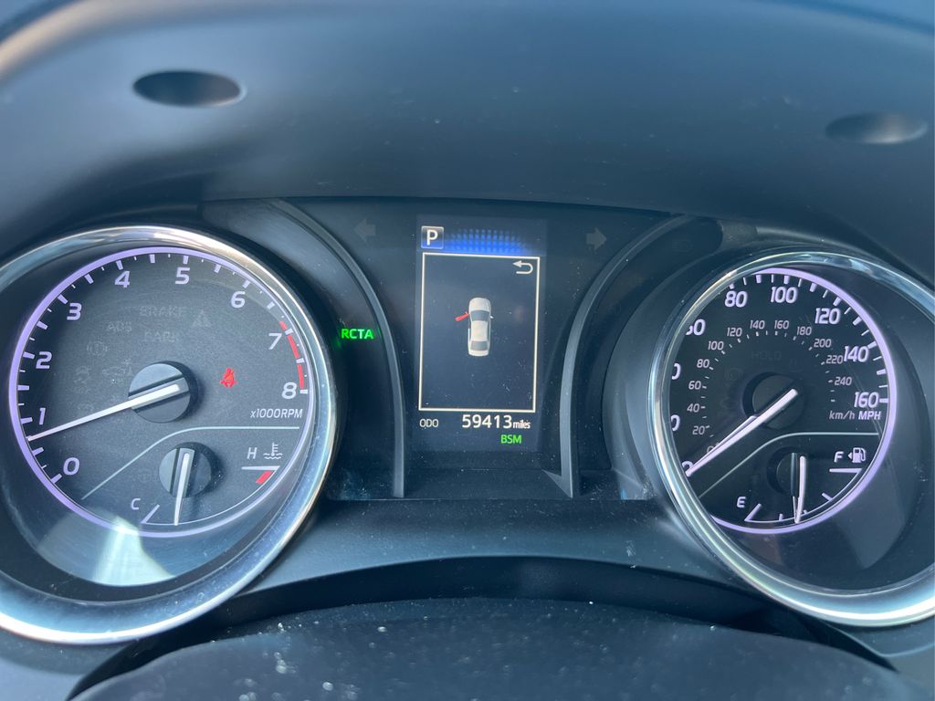 Vehicle image 16 of 31