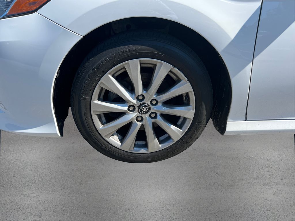 Vehicle image 9 of 31