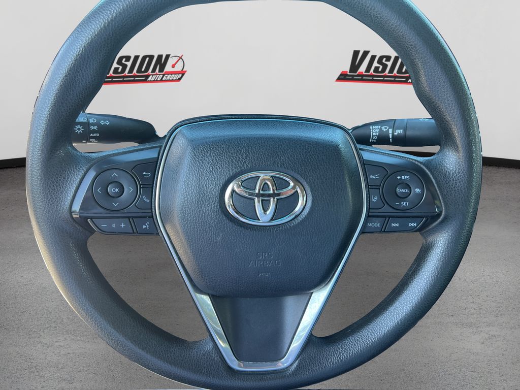 Vehicle image 27 of 31