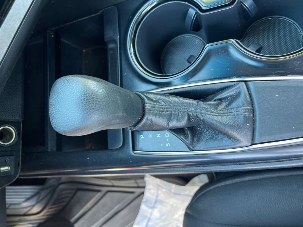 Vehicle image 19 of 31