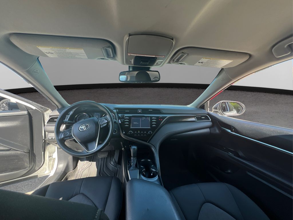 Vehicle image 13 of 31