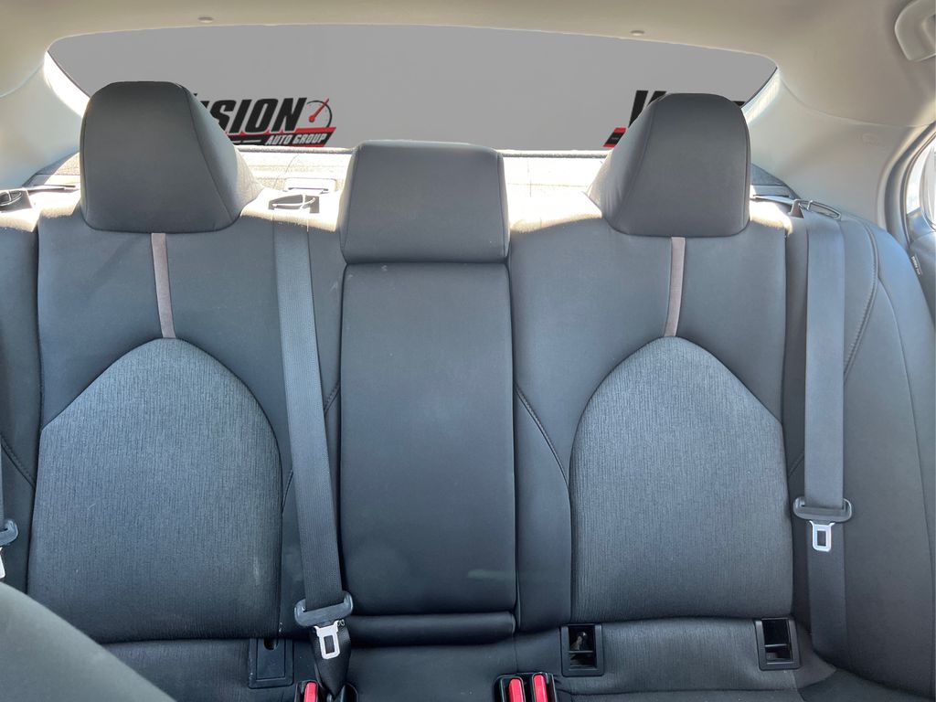 Vehicle image 10 of 31