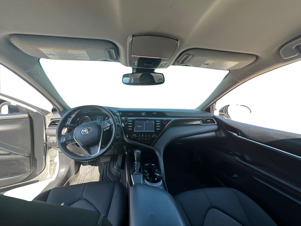 Vehicle image 14 of 31