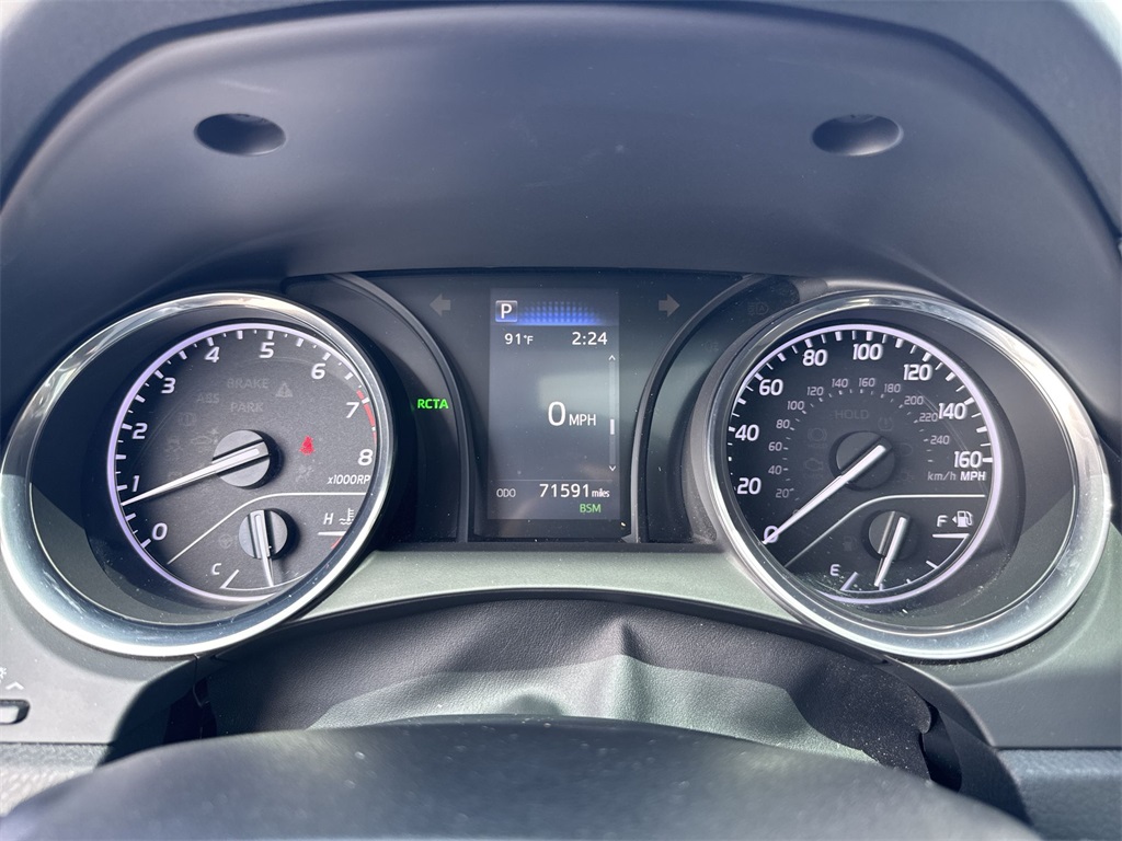 Vehicle image 19 of 26