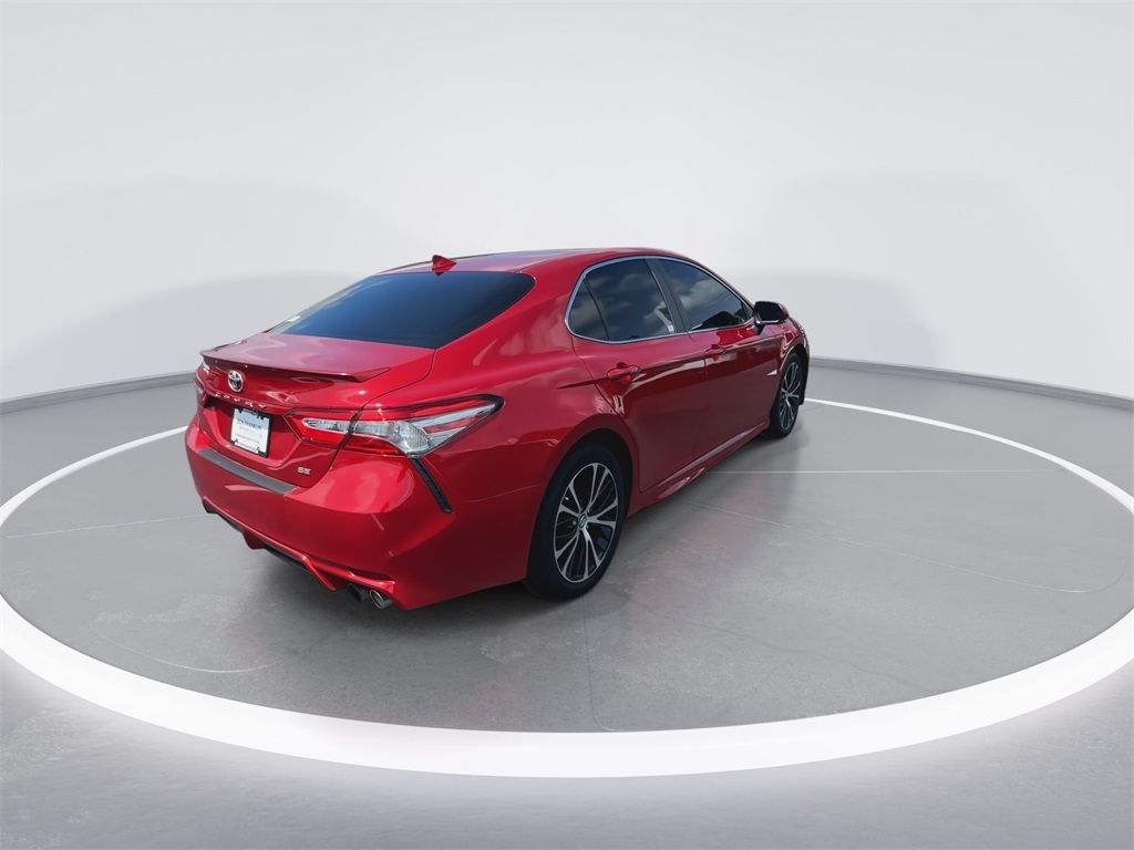 Vehicle image 5 of 26