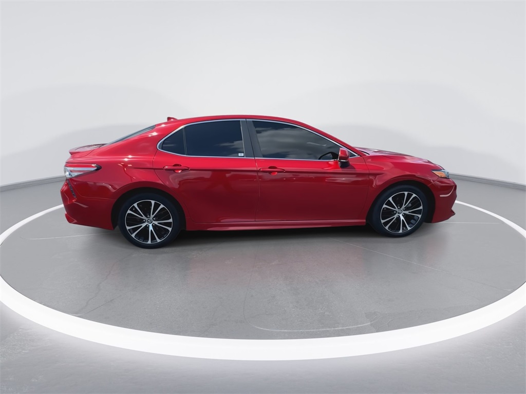 Vehicle image 4 of 26