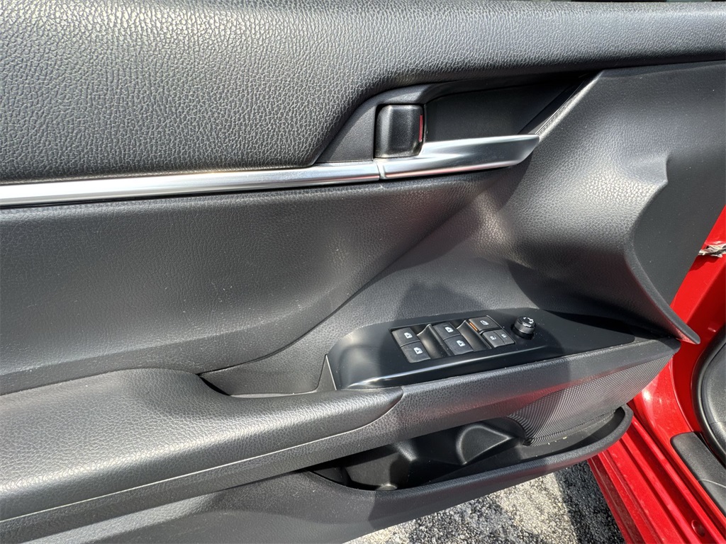 Vehicle image 24 of 26