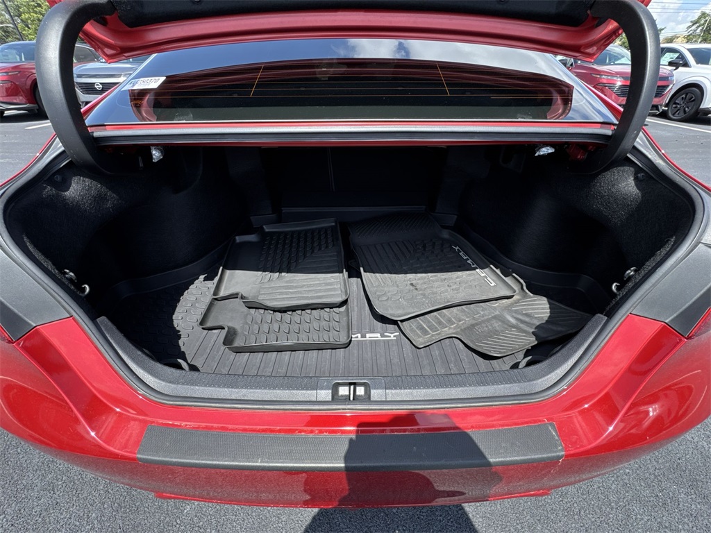 Vehicle image 11 of 26